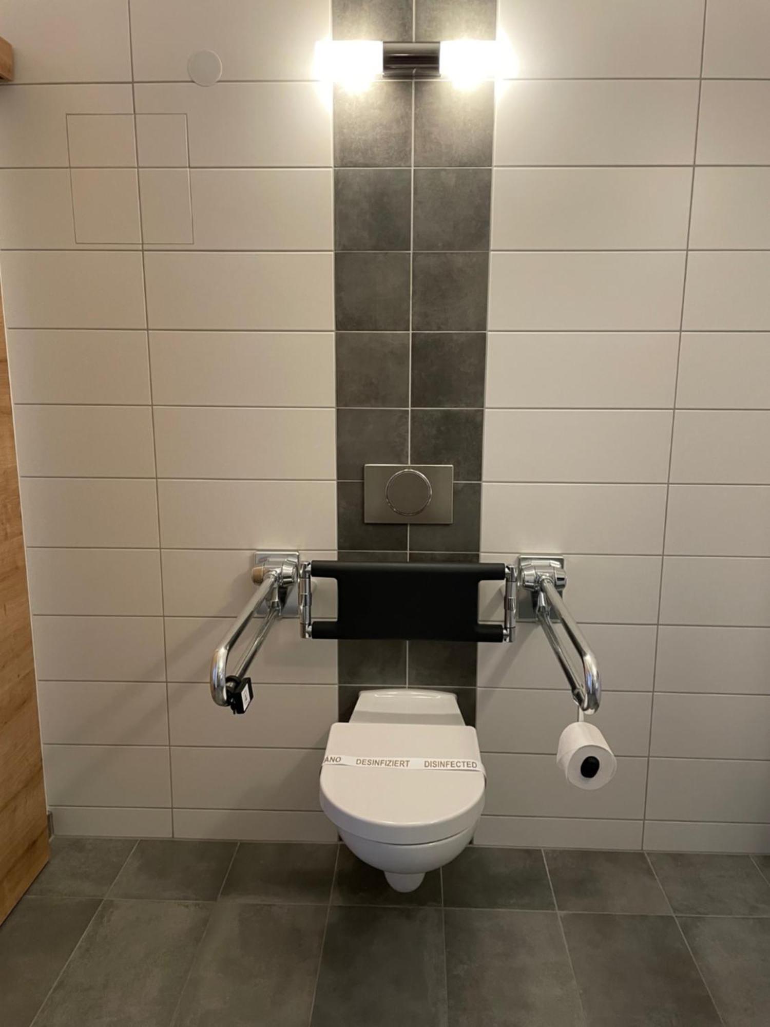 Hotel Zum Hirsch Wertingen Room photo